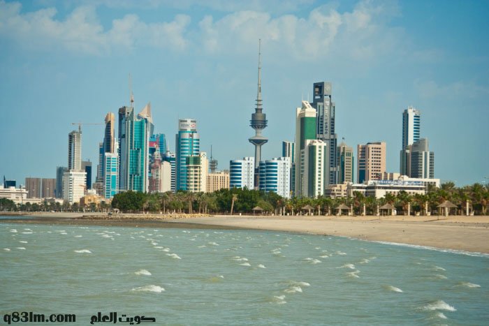شاطئ الخليج ويظهر بنيان مدينة الكويت